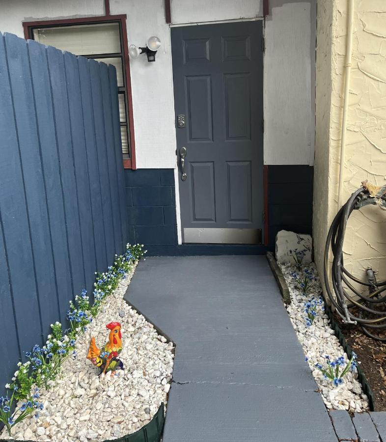 Single Room With Twin Bed On Private Property Eustis Εξωτερικό φωτογραφία