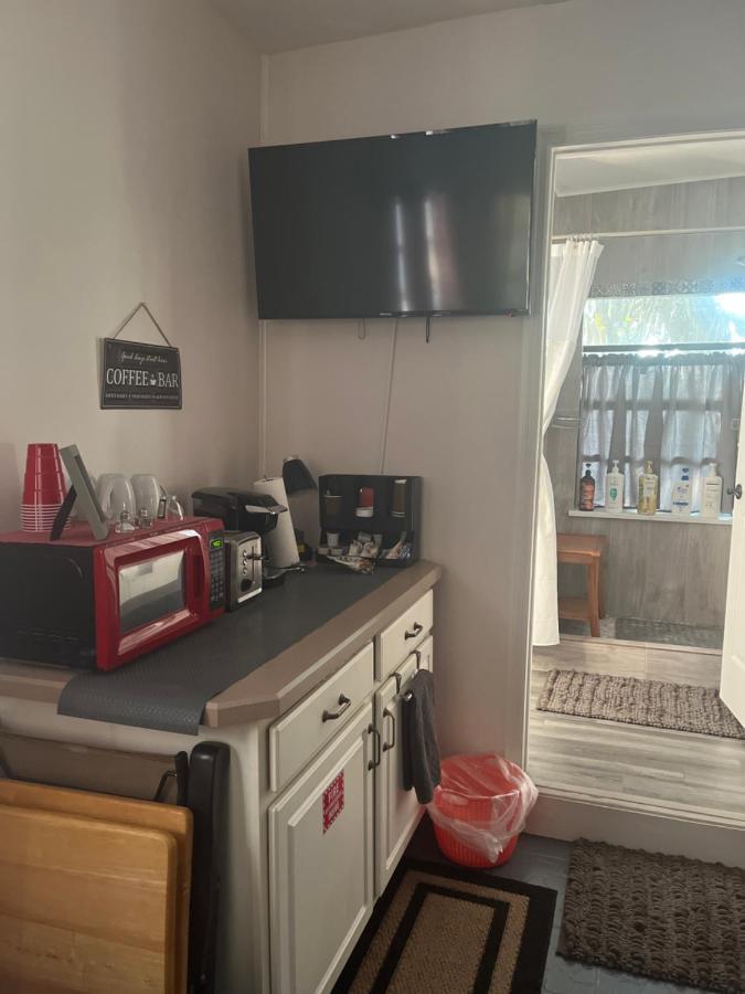 Single Room With Twin Bed On Private Property Eustis Εξωτερικό φωτογραφία